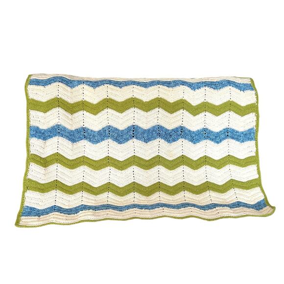 CROCHET Handmade Lap Blanket Wheel Chair Afghan Chevron Ripple blue green white - Picture 1 of 5